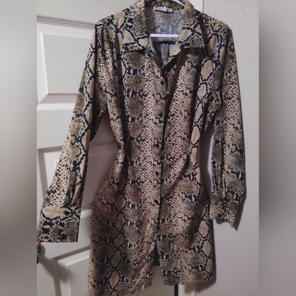 WD.NY Cream and Black Trench Coat